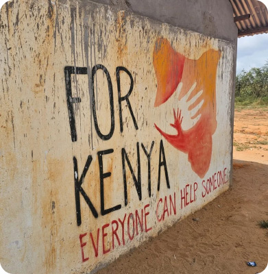 Murales 'FOR KENYA' colorato